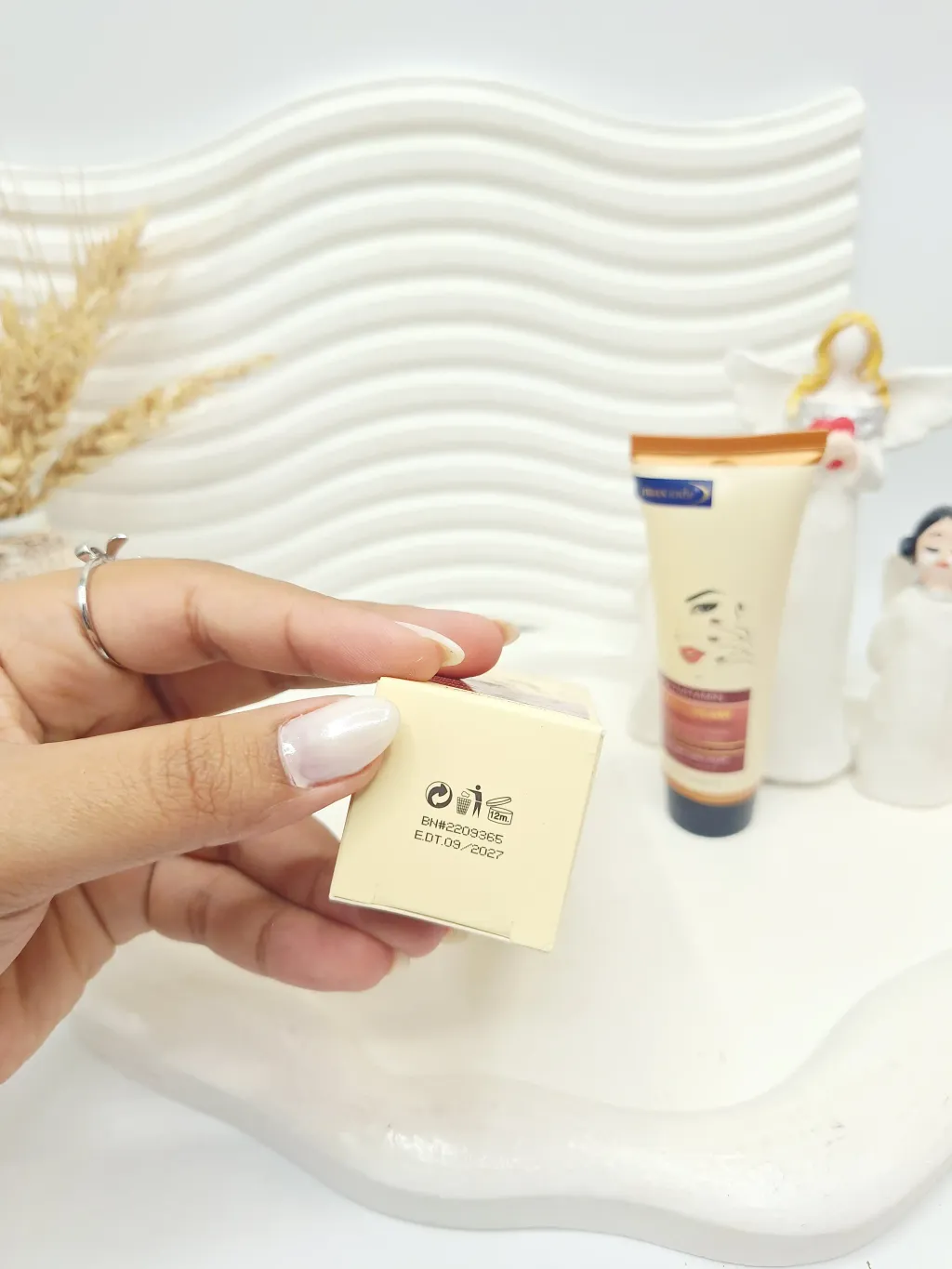 کرم تیوپی صورت مولتی ویتامین مکس لیدی حجم 50 میلی لیتر