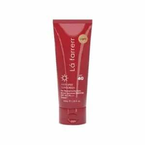 کرم ضد آفتاب و ضد لک SPF 40 لافارر رنگ روشن مناسب پوست خشک و معمولی